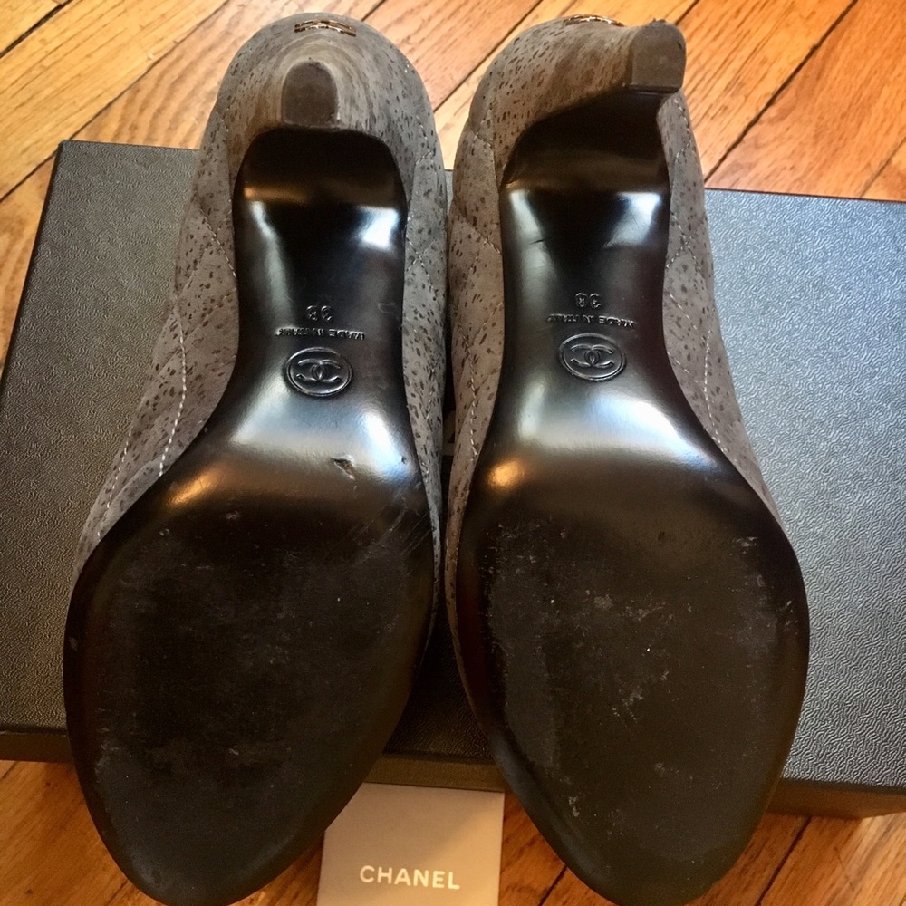 CHANEL Escarpins 100% Authentic Quilted Heels 38 - Picture 7 of 7
